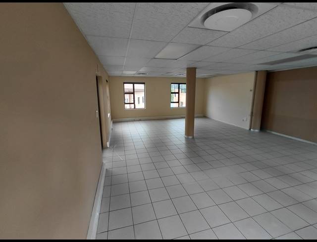 100M² OFFICE TO LET IN FOURWAYS